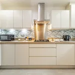 Heathrow House With Parking - Sleeps 5 Near M25, Virginia Water, Thorpe Park & Legoland, Mid To Long Term Bookings Welcome