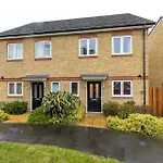Heathrow House With Parking - Sleeps 5 Near M25, Virginia Water, Thorpe Park & Legoland, Mid To Long Term Bookings Welcome